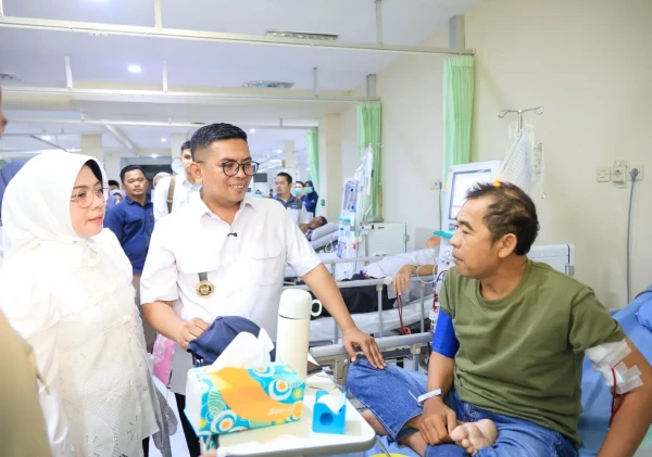 Gubernur Andra Soni Apresiasi Tenaga Kesehatan yang Tetap Bertugas Jelang Lebaran