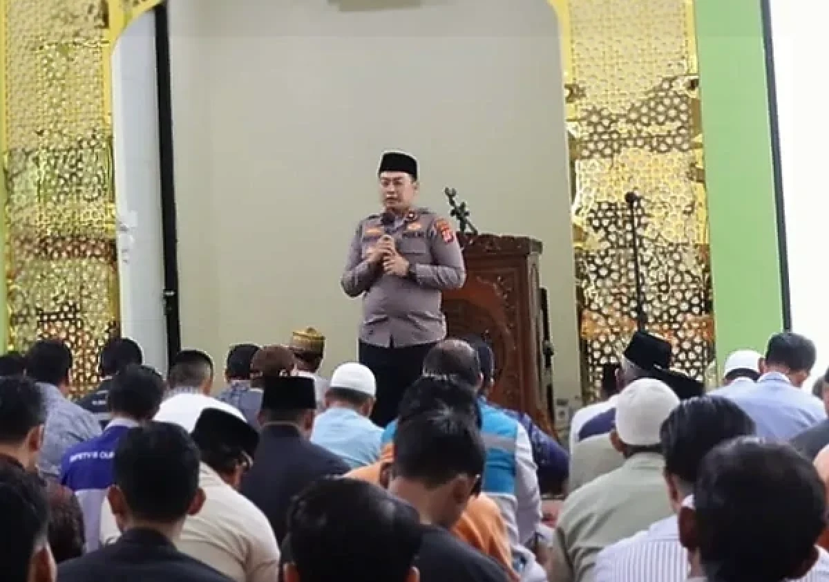 Wakapolres Cilegon Pimpin Jumat Keliling, Ajak Warga Jaga Kamtibmas di Pelabuhan