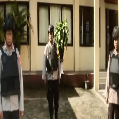 Polsek Ciwandan Gelar Sispam Mako Rutin, Tingkatkan Kesiapsiagaan Personel