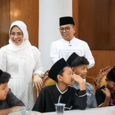 Gubernur Andra Soni Rayakan Idulfitri Bersama Yatim Piatu dan Duafa di Gedung Negara Banten