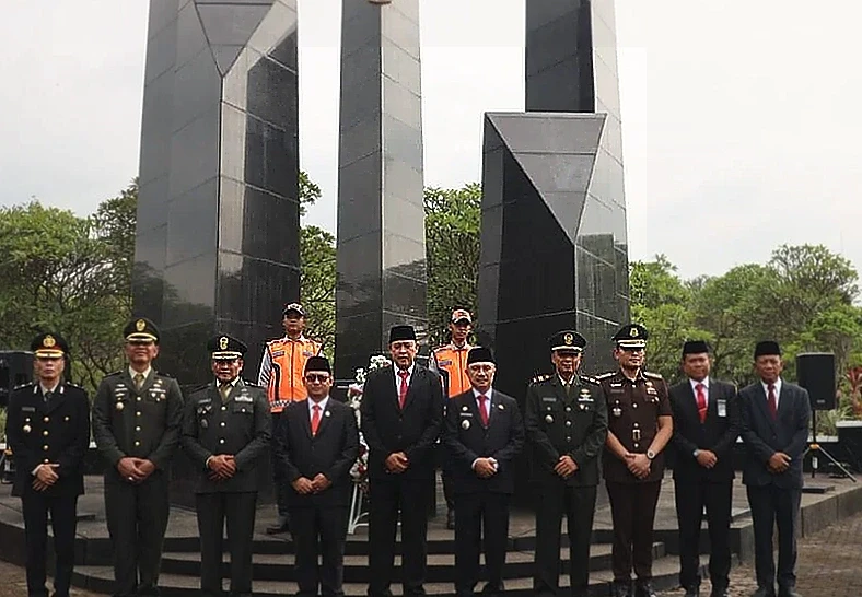 Wali Kota Bekasi Pimpin Ziarah dan Tabur Bunga Jelang HUT ke-29 Kota