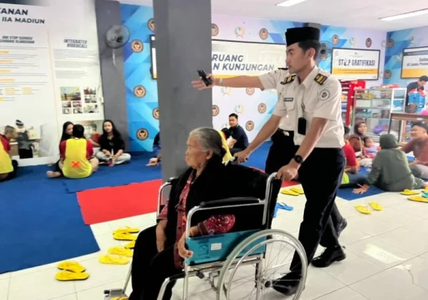 Lapas Pemuda Madiun Sediakan Kursi Roda untuk Pengunjung Lansia Saat Idulfitri