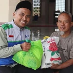 LAZIS Nurul Falah dan BKPRMI Jatim Kirim Ratusan Paket Sembako ke Guru Ngaji Aceh Tamiang