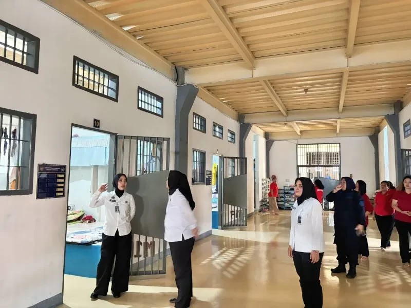 Kalapas Tangerang Kontrol Keliling Blok Hunian, Pastikan Keamanan dan Pembinaan Optimal