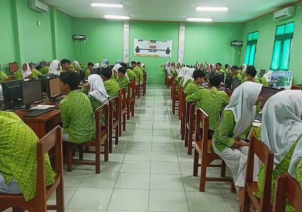 Siswa Kelas IX MTsN 9 Bantul Ikuti Simulasi TKA Matematika