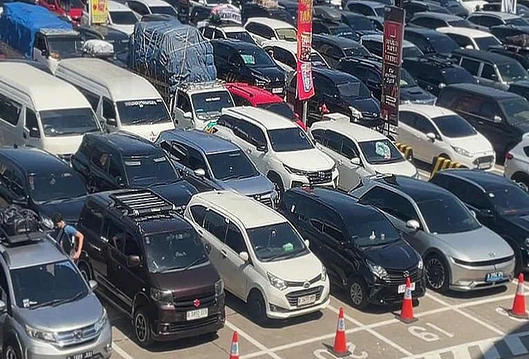 Polda Banten dan ASDP Terapkan Delaying System di Merak Antisipasi Kepadatan Kendaraan