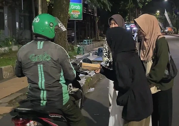 PMII UIN Malang Gelar Sahur On The Road, Sasar Pekerja Informal Kota