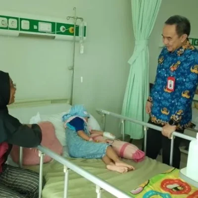 Sekda Kabupaten Tangerang Kunjungi RSUD Tigaraksa, Beri Nama Tiga Bayi Baru Lahir