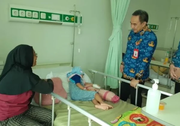 Sekda Kabupaten Tangerang Kunjungi RSUD Tigaraksa, Beri Nama Tiga Bayi Baru Lahir