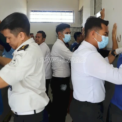 Lapas Tanjung Gencarkan Razia Kamar Hunian, Amankan Sejumlah Barang Terlarang