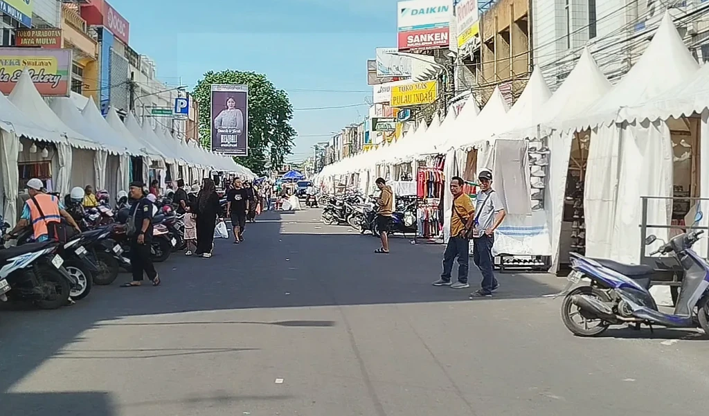 Pedagang Ramaikan Pembukaan Pasar Jedogan di Pasar Lama Serang, Transaksi Diprediksi Rp5 Miliar