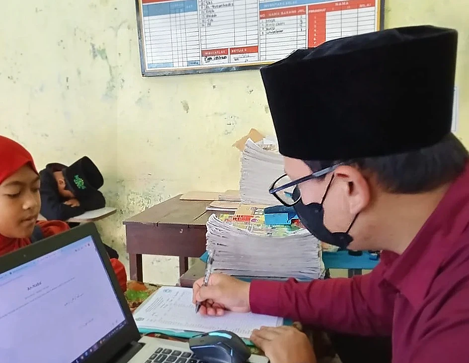 Siswa MIS Ar-Raudhotun Nur Garut Ikuti Uji Hafalan Juz 30 Al-Qur’an
