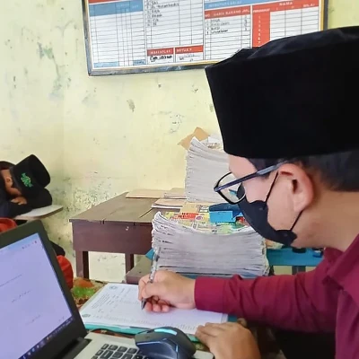 Siswa MIS Ar-Raudhotun Nur Garut Ikuti Uji Hafalan Juz 30 Al-Qur’an