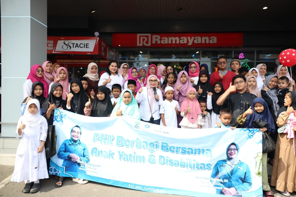 TP PKK Kota Bekasi Ajak Anak Yatim dan Disabilitas Belanja Pakaian Baru di Ramadhan