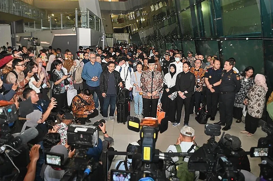 Kementerian Luar Negeri Evakuasi 32 WNI dari Iran Imbas Konflik Timur Tengah