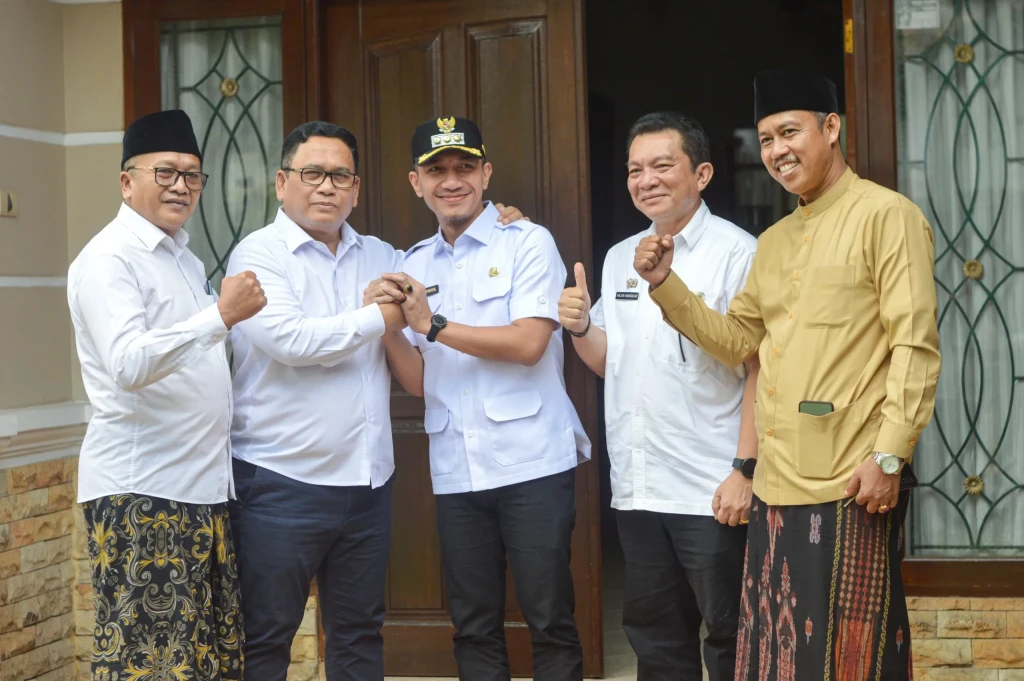 Bupati Lebak Hasbi Kunjungi Wakil Bupati Amir, Sepakat Berdamai Demi Kemajuan Daerah
