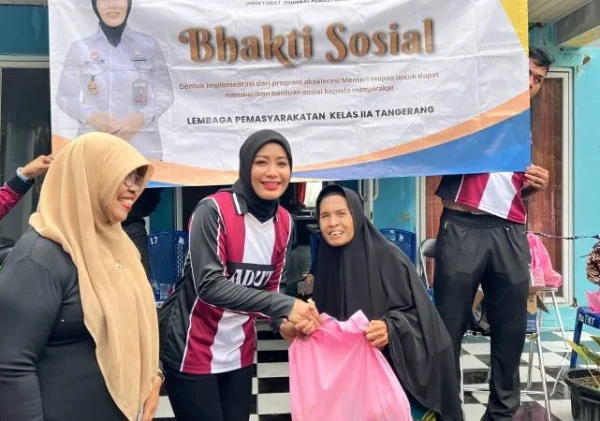 Lapas Kelas IIA Tangerang Gelar Bakti Sosial, Bagikan 25 Sembako untuk Warga