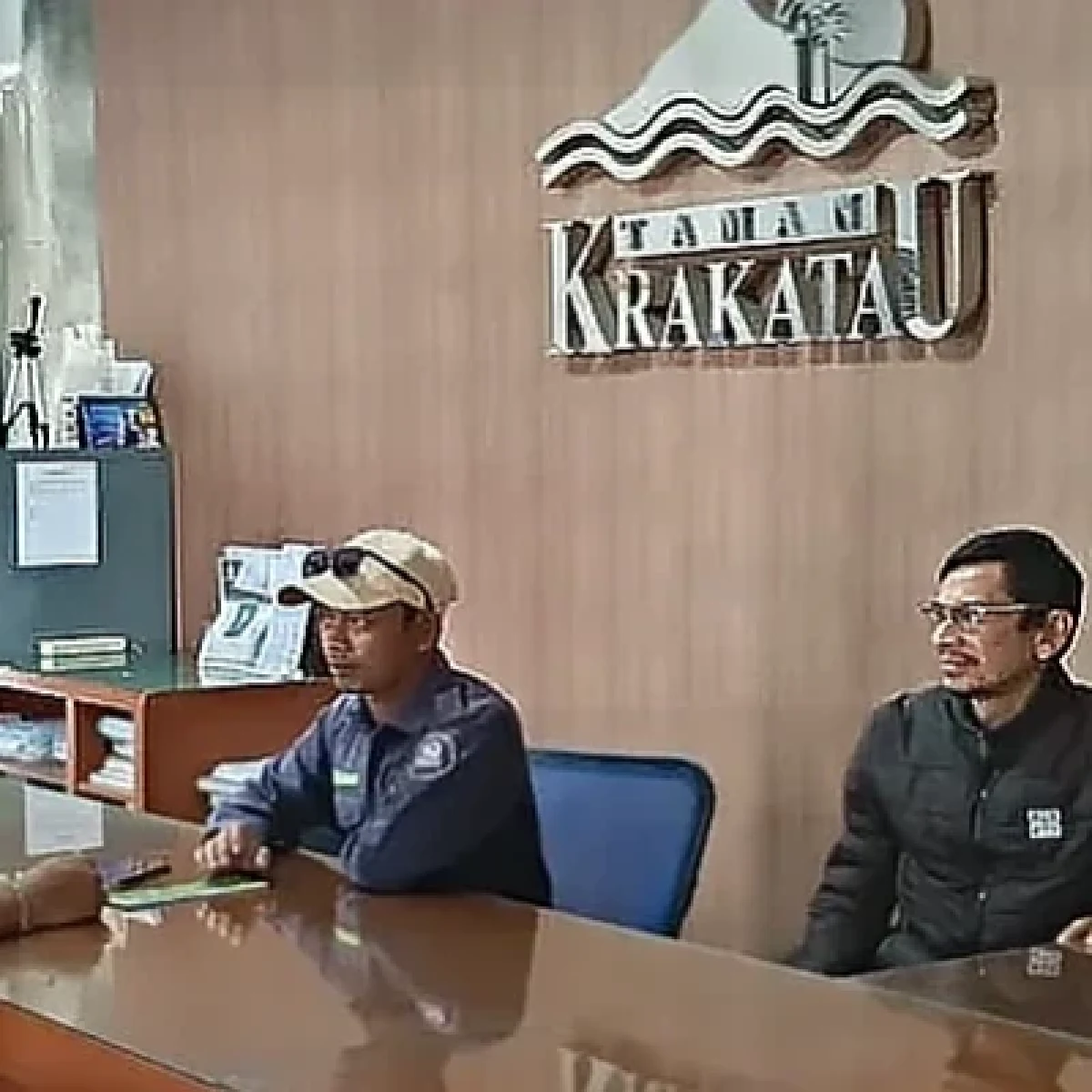 Polsek Kramatwatu Ajak Warga Tingkatkan Kewaspadaan Lewat Patroli Kamtibmas