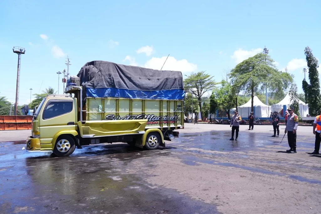Kapolda Banten Pastikan Arus Lalu Lintas di Merak dan Ciwandan Terkendali
