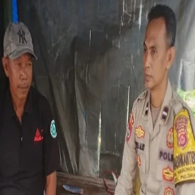 Bhabinkamtibmas Puloampel Sambangi Staf Desa di Cilegon, Jaga Kondusifitas Kamtibmas