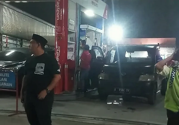Polsek Ciwandan Cek Stok BBM di Dua SPBU Cilegon, Pastikan Ketersediaan Aman