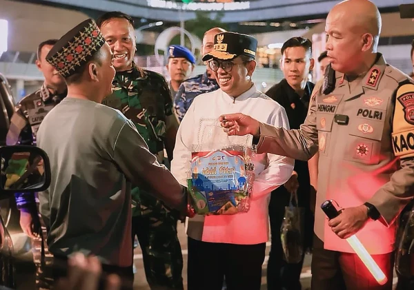 Gubernur Banten dan Kapolda Tinjau Arus Mudik di Pelabuhan Merak
