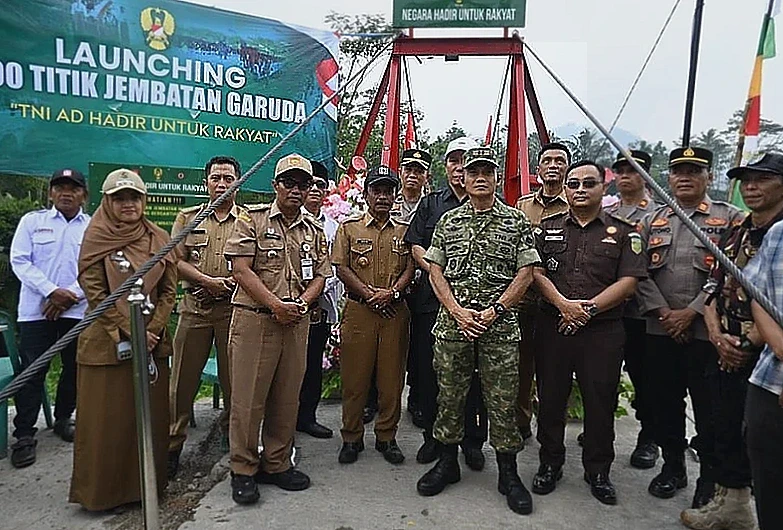Dandim Wonosobo Resmikan Jembatan Gantung Garuda di Sindupaten
