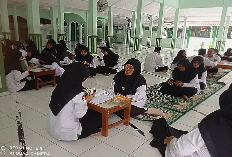 Guru dan Karyawan MTsN 4 Bantul Rutin Setor Hafalan Juz 30 Selama Ramadhan