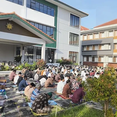 Ratusan Jamaah Shalat Idulfitri di Kampus UWM Yogyakarta, Rektor Turut Hadir