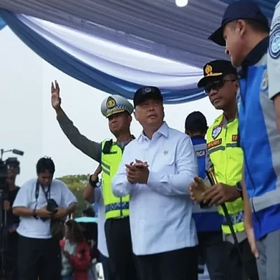 Menteri Perhubungan Resmikan One Way Nasional Tol Trans Jawa untuk Kelancaran Mudik