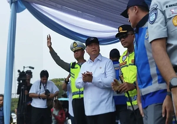 Menteri Perhubungan Resmikan One Way Nasional Tol Trans Jawa untuk Kelancaran Mudik