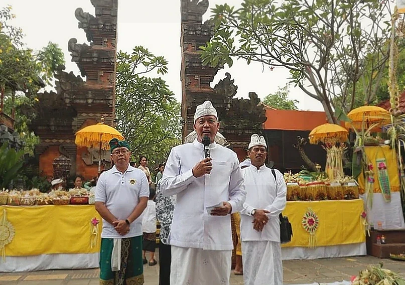 Wali Kota Tri Adhianto Buka Pawai Ogoh-Ogoh Nyepi di Bekasi