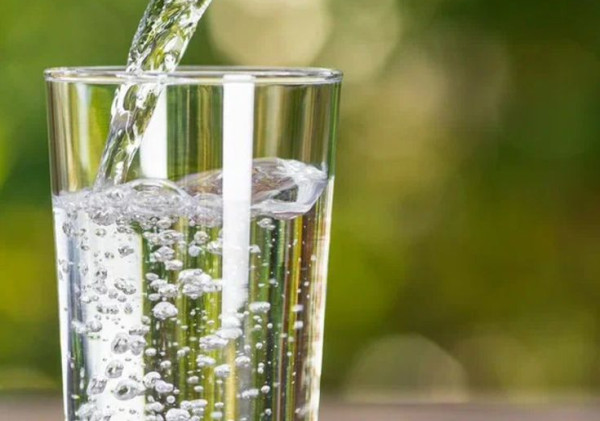 Minum Air Putih Sebelum Tidur, Manfaatnya Lebih Besar dari yang Kamu Kira