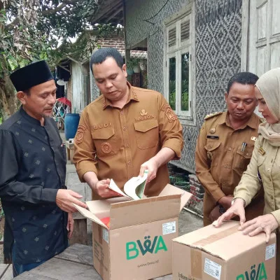 Wali Kota Serang Bagikan Al-Qur’an untuk Santri, Dorong Tradisi Mengaji