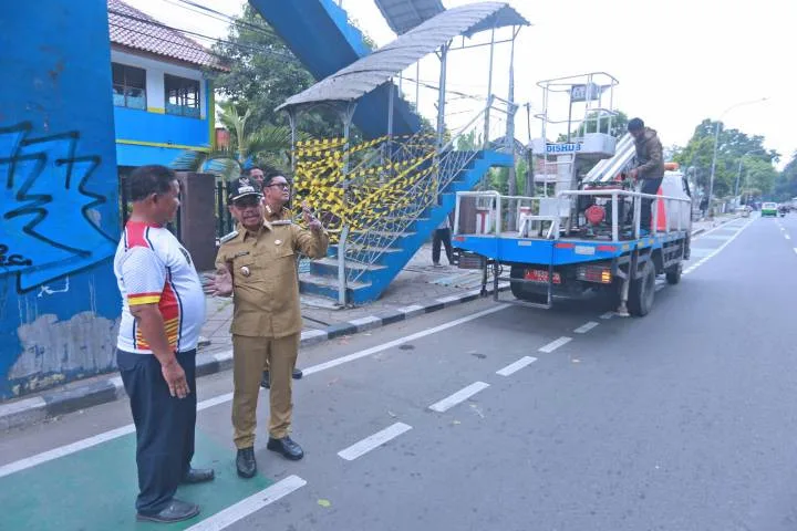 Wali Kota Tangerang Tinjau Kondisi JPO Daan Mogot, Tegaskan Keselamatan Warga Jadi Prioritas