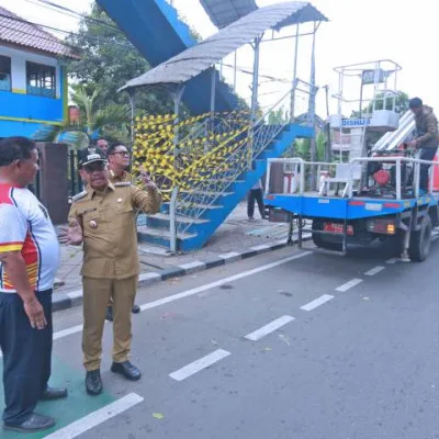Wali Kota Tangerang Tinjau Kondisi JPO Daan Mogot, Tegaskan Keselamatan Warga Jadi Prioritas