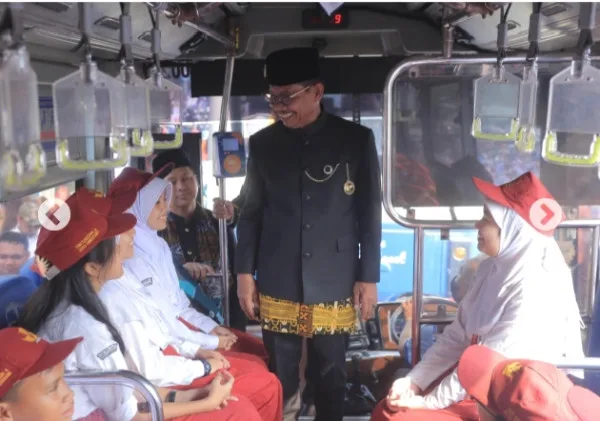 Besok, Hari Perhubungan Nasional: Naik Angkot Si Benteng & Bus Tayo Gratis