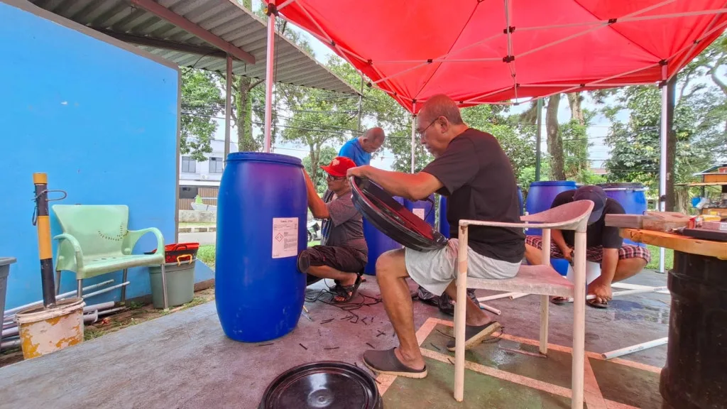 Disulap Diam-Diam, Tong Air Jadi Senjata Warga Atasi Sampah dari Hulu