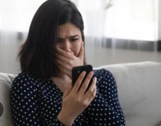 Gen Z Rentan Terjebak Infodemic Anxiety dan Doomscrolling Akibat Derasnya Berita Negatif