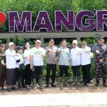 Kapolda Banten Dampingi Wapres Gibran dalam Kegiatan Perlindungan dan Pengelolaan Ekosistem Mangrove di Tangerang