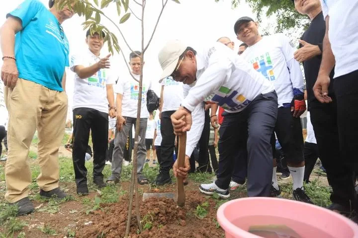 Wali Kota Tangerang Ajak Warga Perkuat Komitmen Lingkungan Lewat Gerakan Tanam Pohon