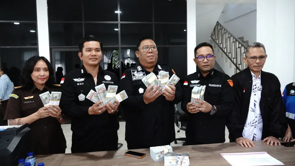 Kejati Kepri Terima Pengembalian Kerugian Keuangan Negara Sebesar $272.497 dalam Perkara Tipikor PNBP