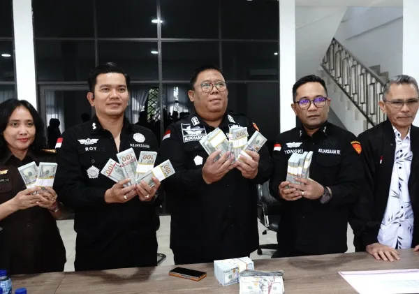 Kejati Kepri Terima Pengembalian Kerugian Keuangan Negara Sebesar $272.497 dalam Perkara Tipikor PNBP