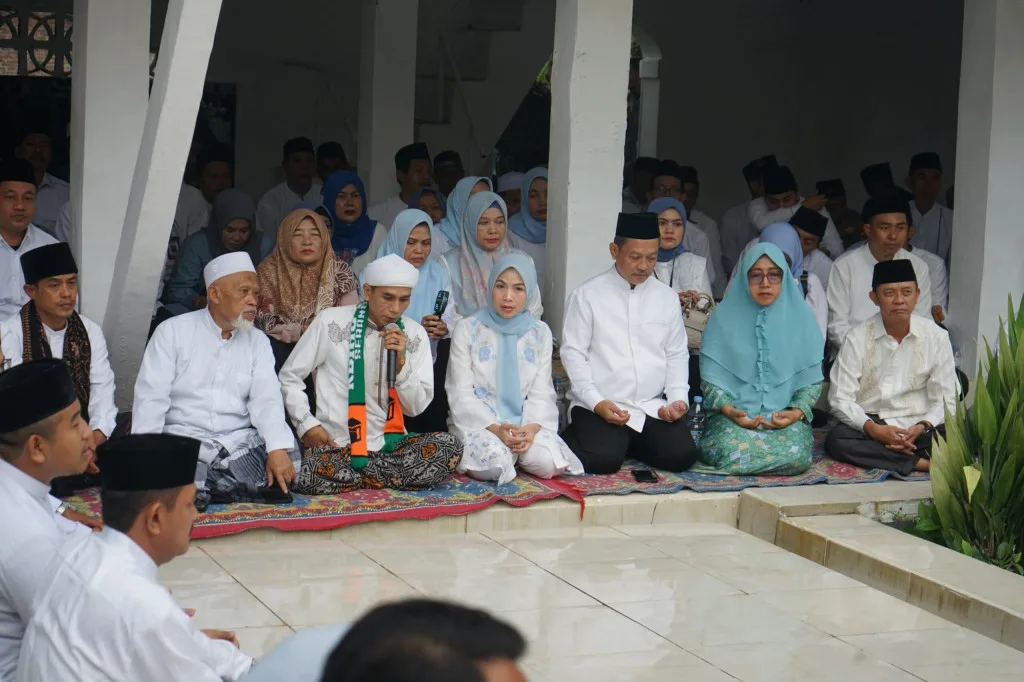 BUPATI SERANG RATU RACHMATUZAKIYAH ZIARAH KE MAKAM PAHLAWAN JELANG HARI JADI KE-499 KABUPATEN SERANG
