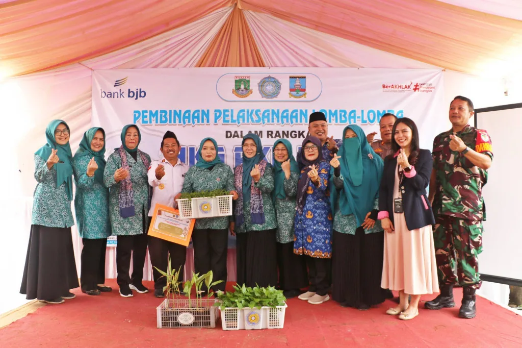 TP PKK Provinsi Banten Berikan Pembinaan kepada Kader PKK Desa Cikedung Jelang Penilaian HKG PKK ke-53
