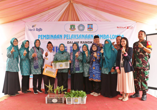 TP PKK Provinsi Banten Berikan Pembinaan kepada Kader PKK Desa Cikedung Jelang Penilaian HKG PKK ke-53