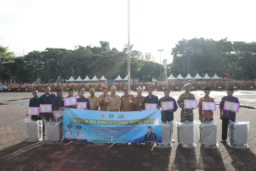 Pemkot Serang Lepas 10 Keluarga Transmigran dan Tinjau Program Perbaikan RTLH