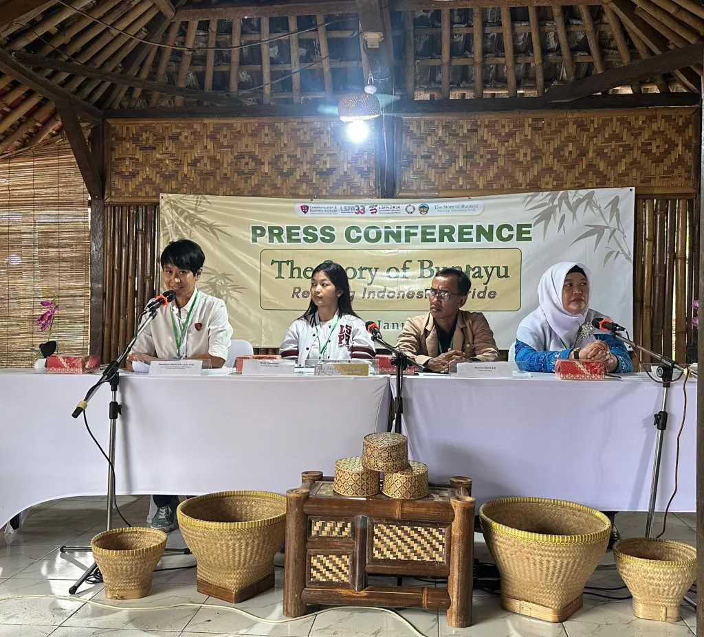 The Story of Buniayu: Mengangkat Desa Buniayu sebagai Sentra Anyaman Bambu ke Ranah Internasional