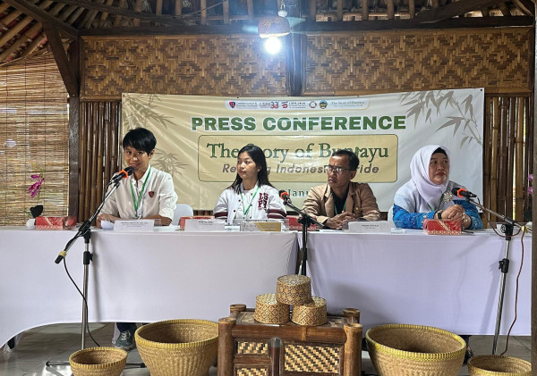 The Story of Buniayu: Mengangkat Desa Buniayu sebagai Sentra Anyaman Bambu ke Ranah Internasional