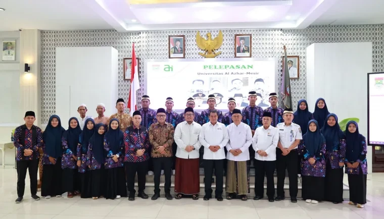 Bupati Tangerang Lepas 20 Penerima Beasiswa Tangerang Gemilang ke Universitas Al-Azhar Kairo